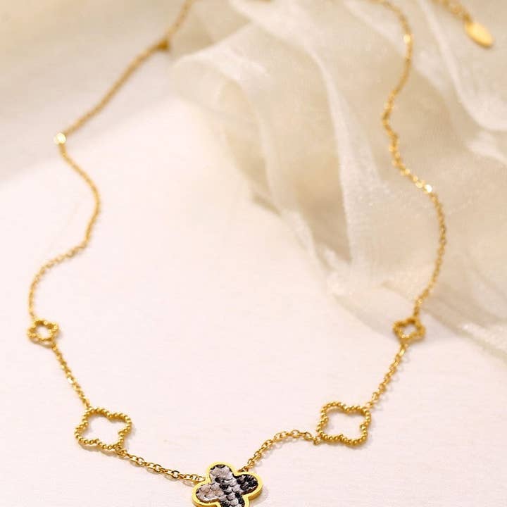 BELLE MISS - Wholesale Pendant/Charm Necklace - Yakout necklace in stainless steel4