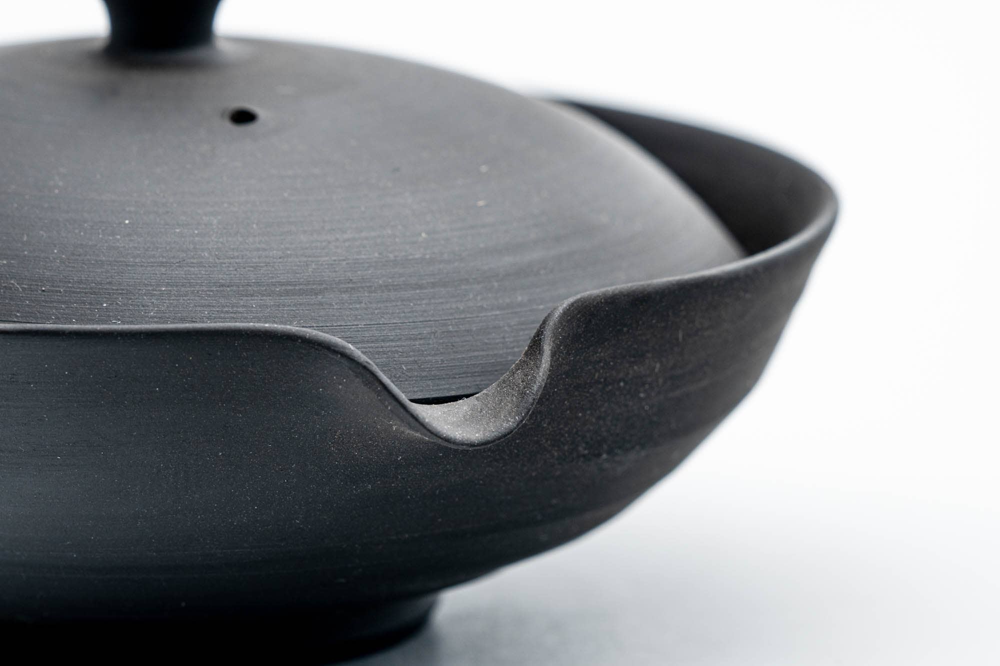 Tezumi - Wholesale Tea Pot - Japanese Shiboridashi - 玉光 Gyokko Kiln - Black Kokudei Tokoname-yaki Teapot - 30-50ml7