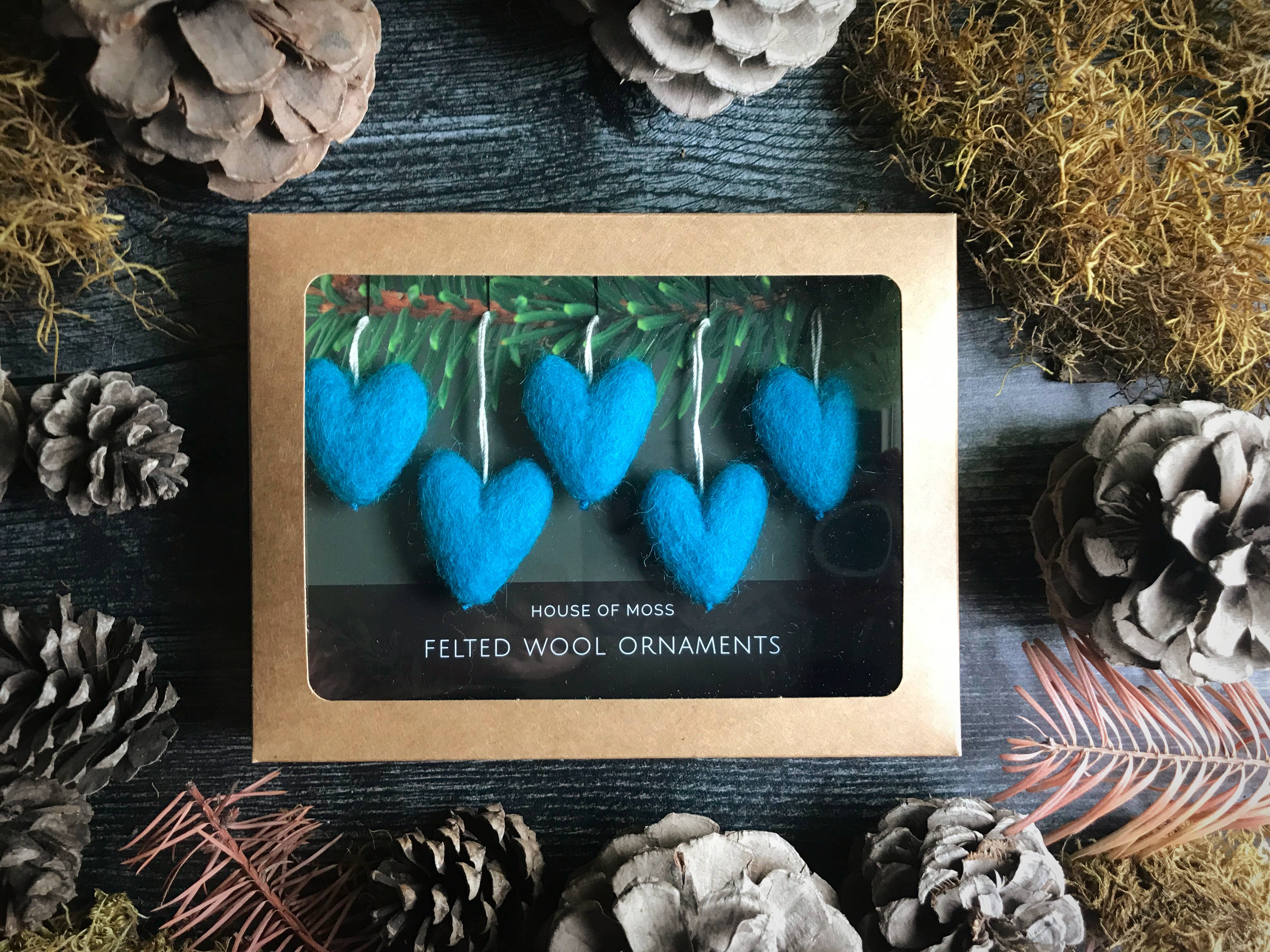 House of Moss – wholesale Ornament set – Heart Ornaments | Boxed Set of 5 Mini Wool Ornaments6