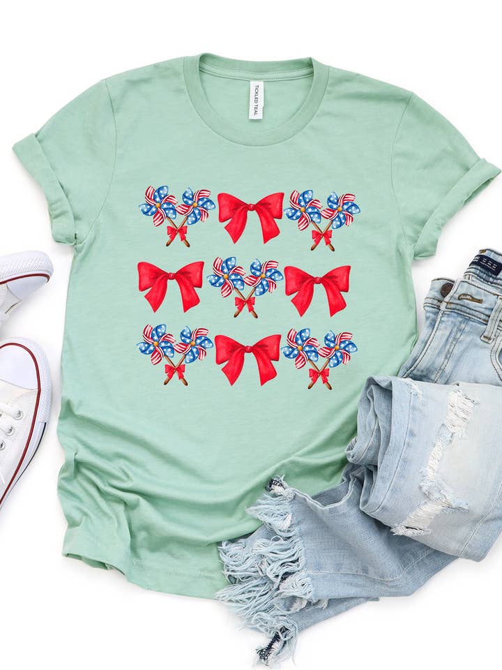 Patriotic Bows & Pinwheels T-Shirt mit Kokettenmuster für den Großhandel von Tickled Teal