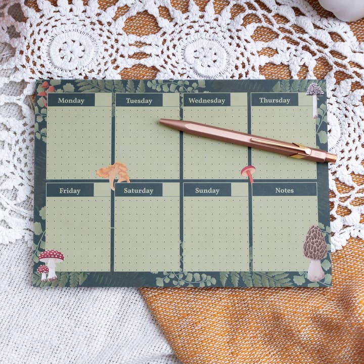 Bloc-notes hebdomadaire A5 avec motif de champignon pour la vente par MellowApricotStudio