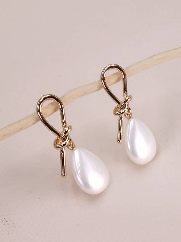 TRÅDBUNDEN ROSETT MED OPAL DROPPÖRHÄNGEN | 80E2289 för wholesale av JOSSLYN by wall to wall