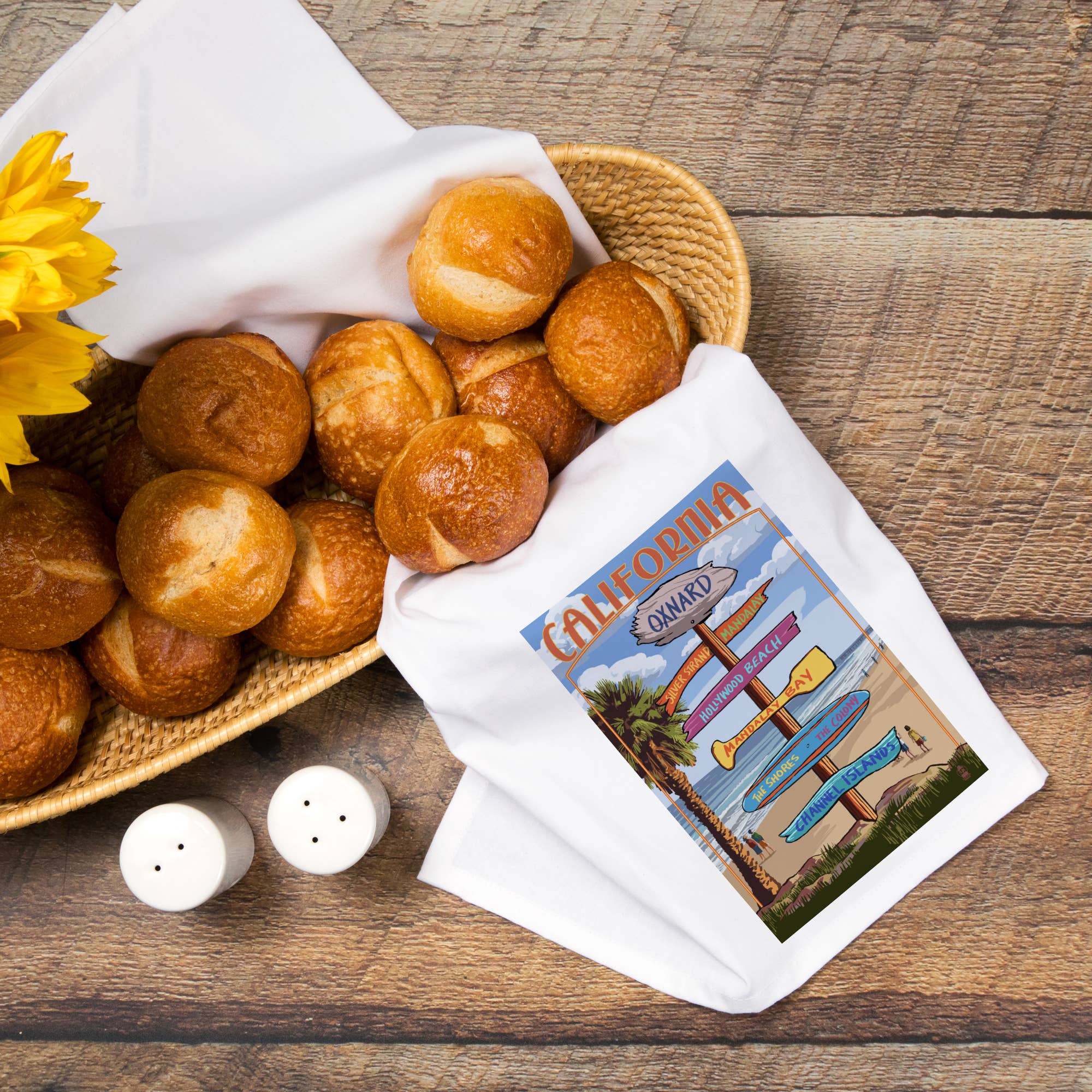 Lantern Press - Wholesale Tea Towel - ORGANIC TEA TOWEL Oxnard, California, Destination Signpost7