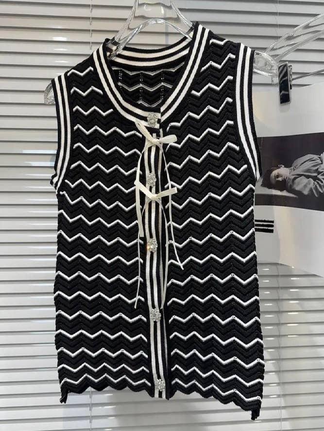 Vinkig randig stickad topp för wholesale av Selfie Couture by Trendology