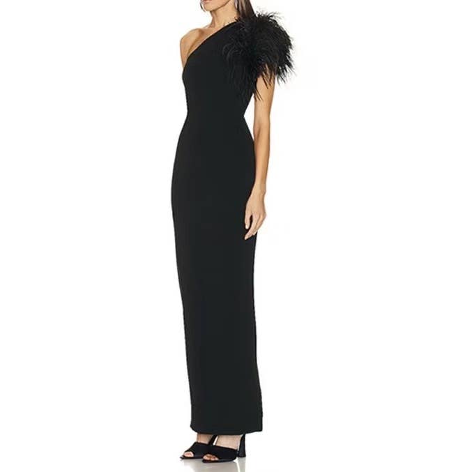 SY064 Elegant Ostrich Feather One-Shoulder Gown for wholesale by Sanyao Fashion