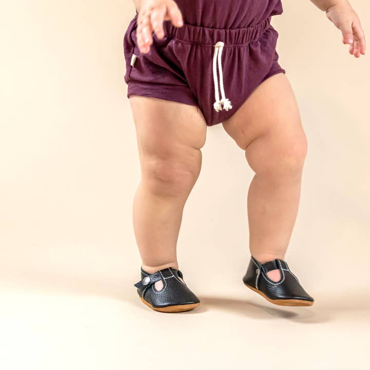 la original con suela blanda y tira en T: negro para venta al por mayor de Mon Petit Shoes