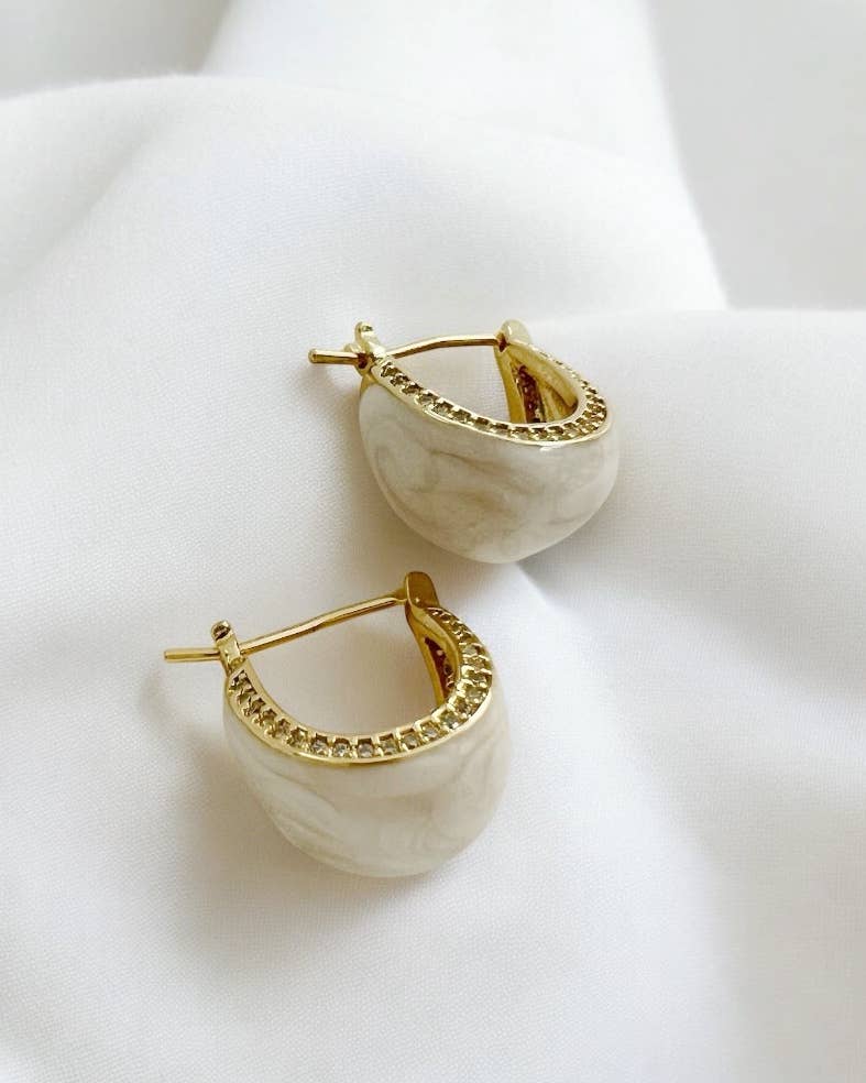 True by Kristy Jewelry - Vente Créoles - Boucles d'oreilles créoles colorées en émail Palmer plaquées or0