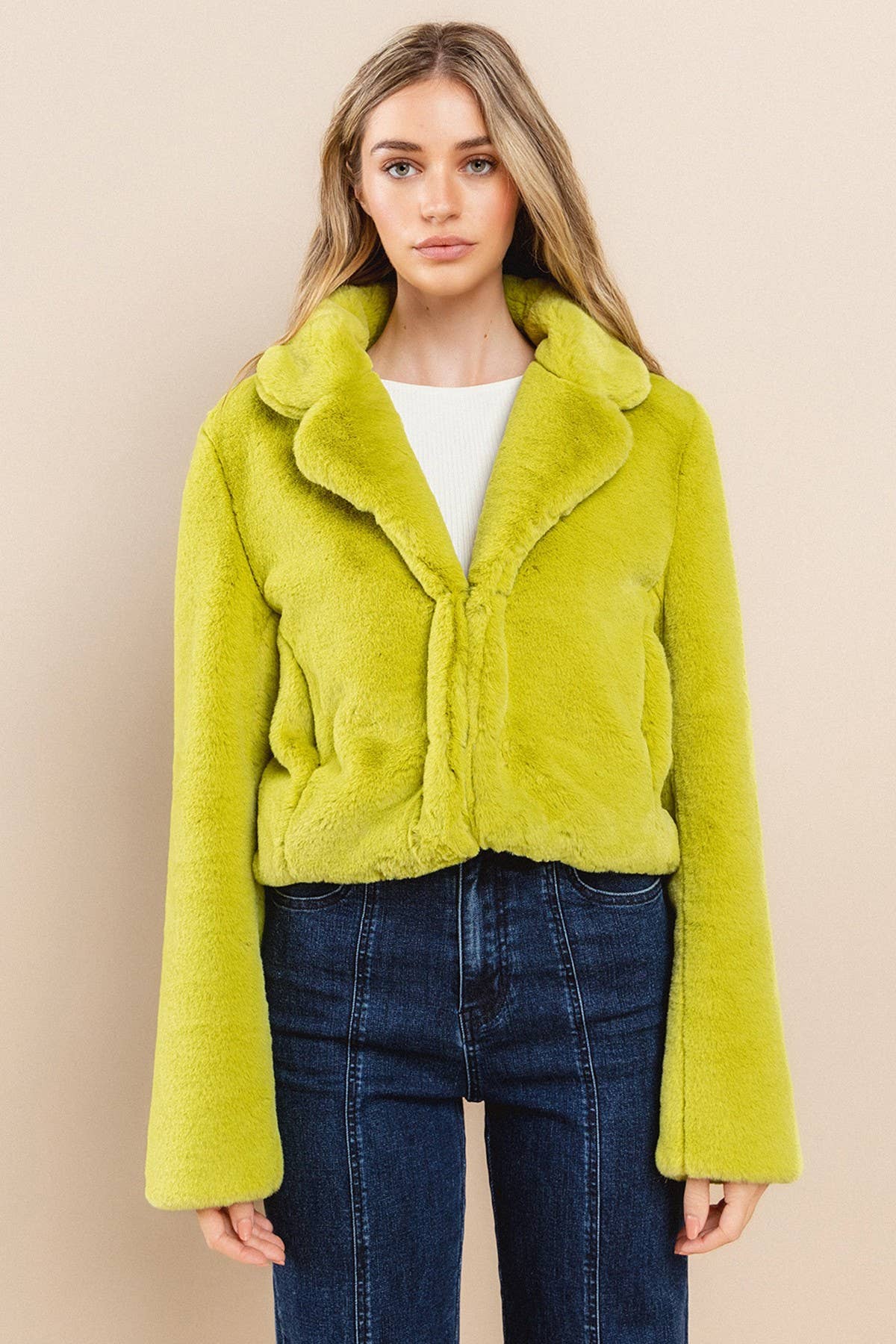 WISTERIA LANE – Blusão - Mulher por atacado – Jaqueta Cropped em Pelúcia Ultramacia Verde Limão 63743