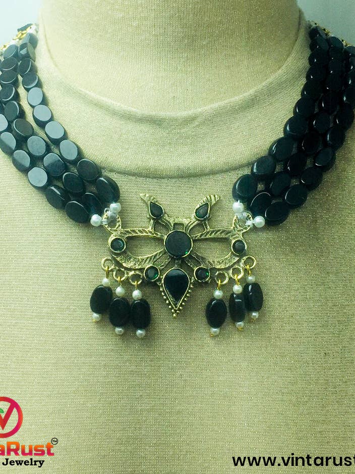 Black Tribal Jewelry Set With Golden Metal Motif for wholesale by vintarust