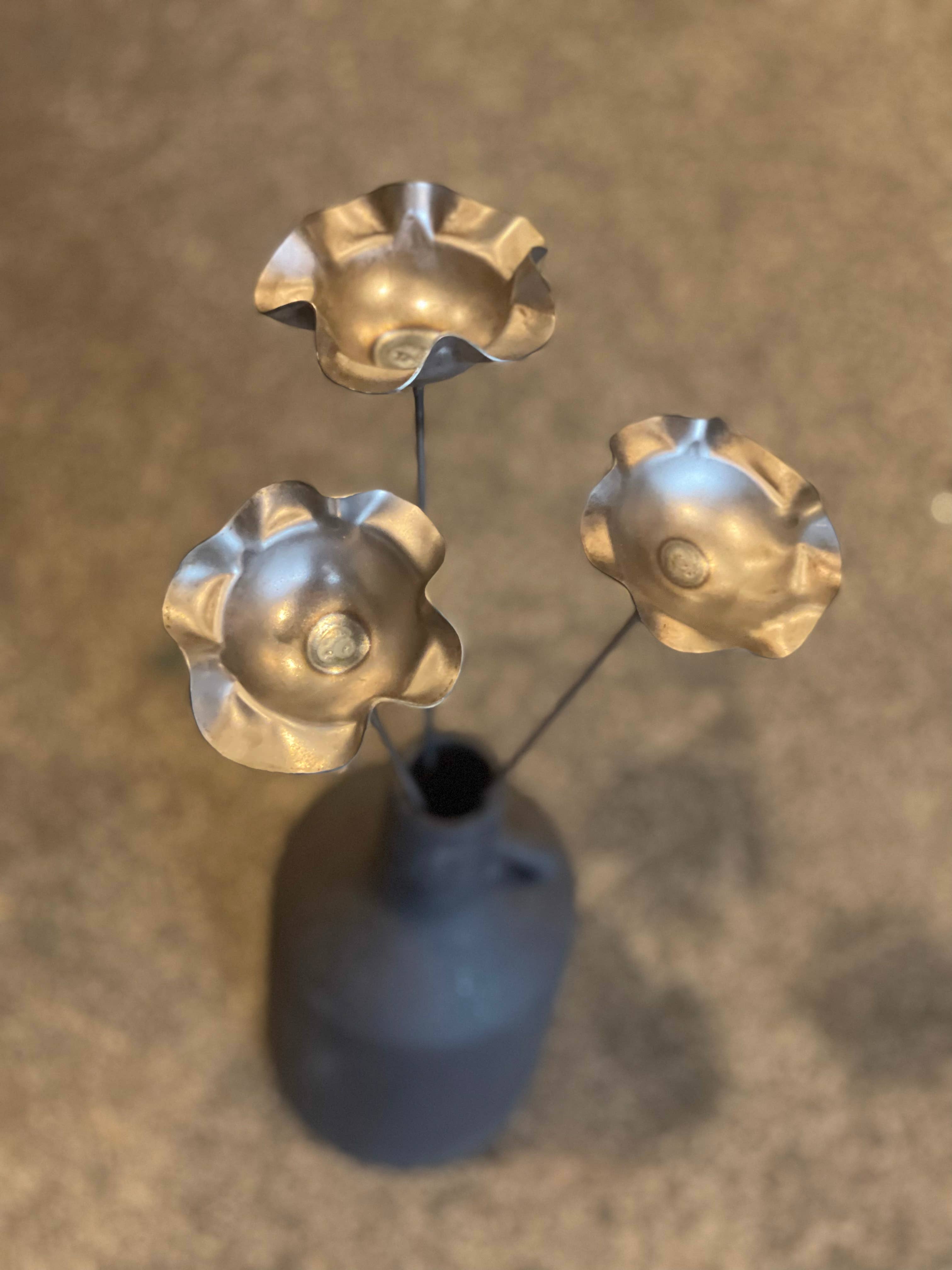 608 The Factory - Wholesale Garden/Lawn Stake - Metal Ribbon Pollinator Cup Flower Set of 24 Flowers 5