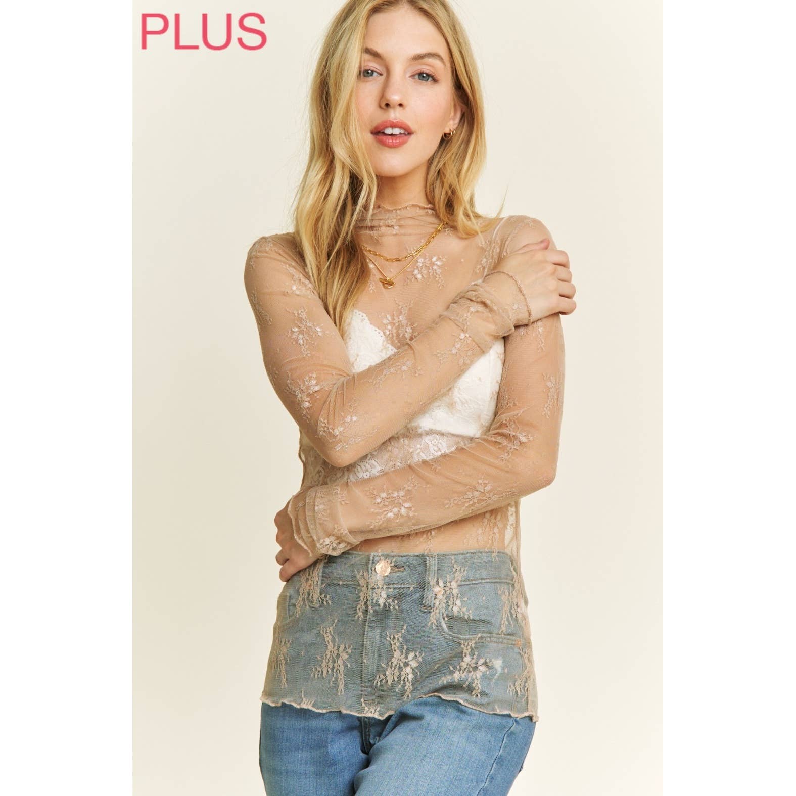 Sweet Generis – Engroshandel Strikket top - Dame – Plus size top med blondemesh, høj hals og tætsiddende pasform med lange ærmer1