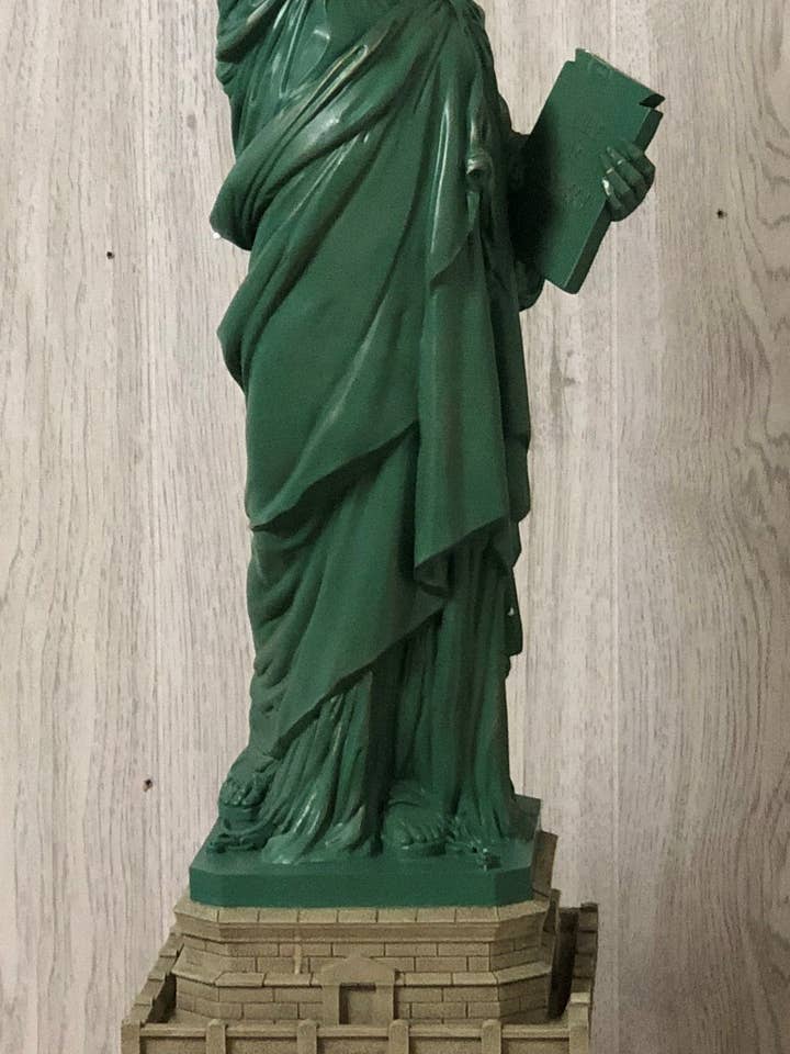 Statua della Libertà Verde da 36" per la vendita all'ingrosso da parte di ZIZO USA INC