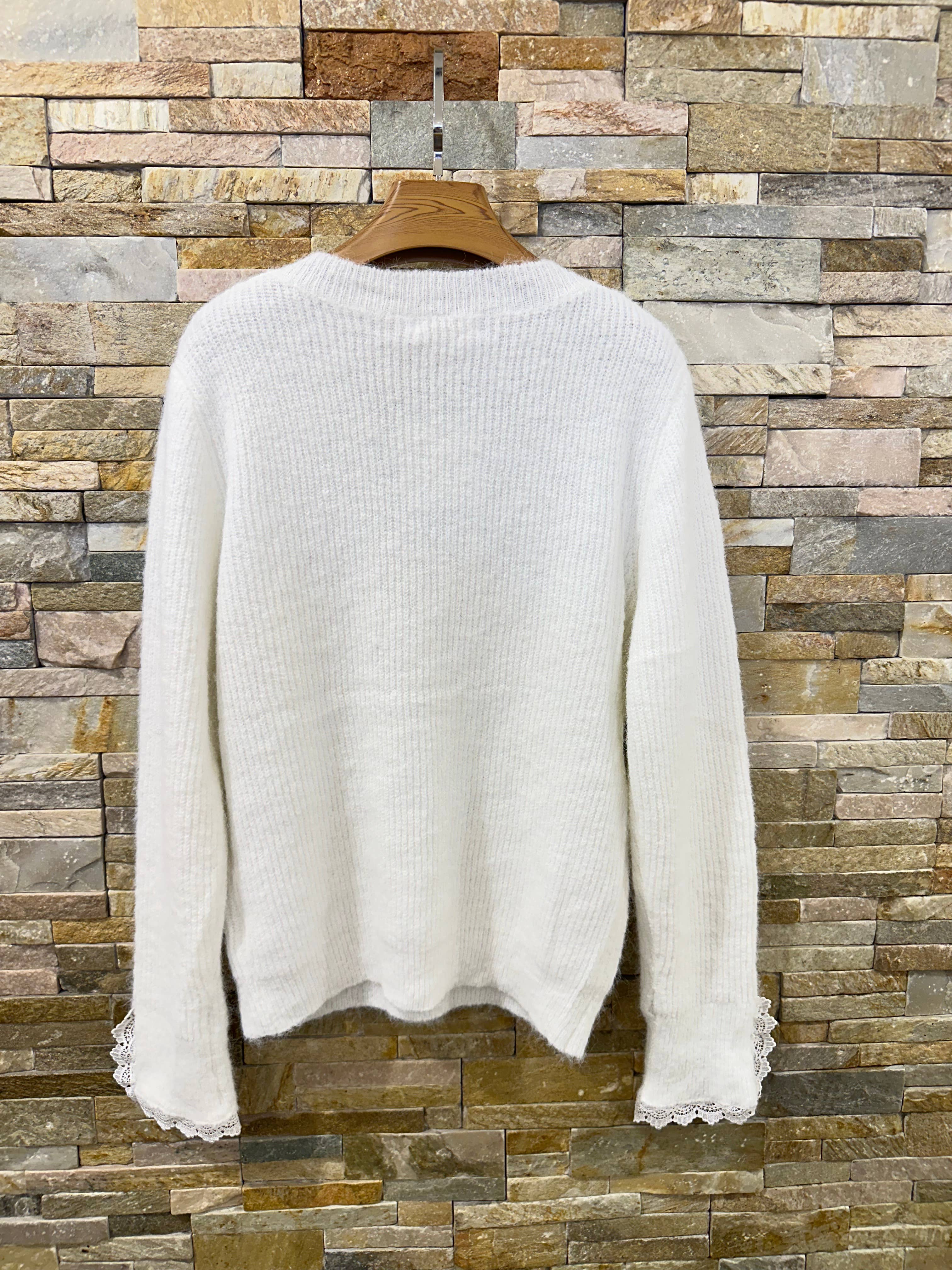 Afinity – Engroshandel Pullover - Dame – Ribstrikket sweater med blondekanter AP1304