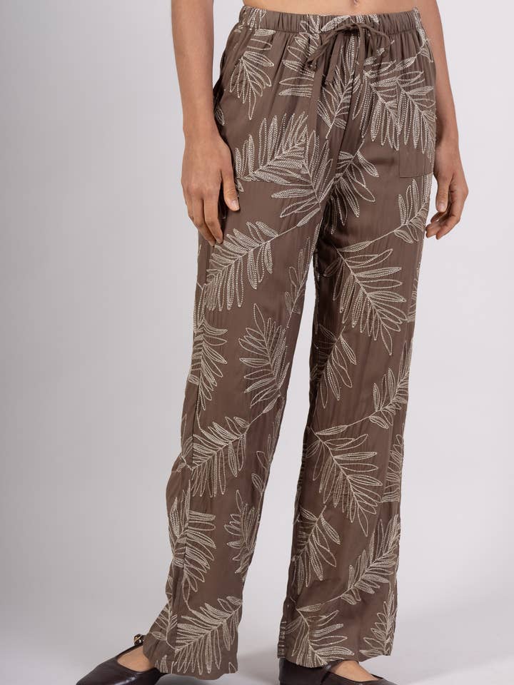 KY CREATION PARIS - Wholesale Pants - Women's - Fluid pants with a golden palm pattern8