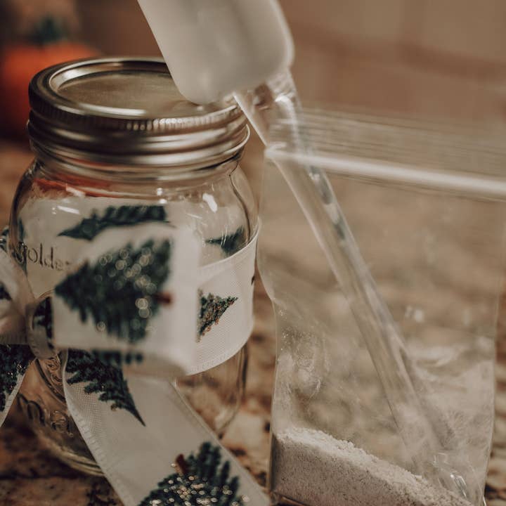 Onic Brands LLC - Wholesale DIY food kit - Christmas Dehydrated Starter Gift Basket2