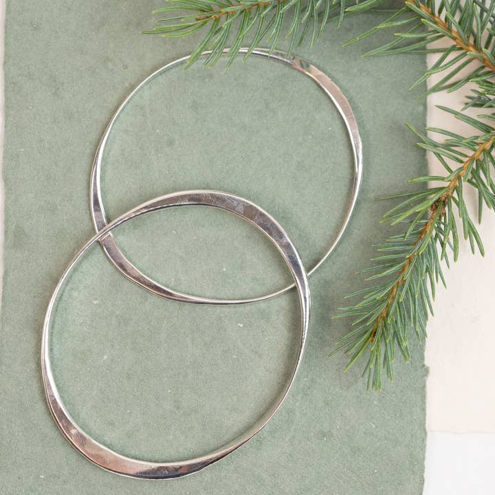 C1-Armringe-Oval-sterlingsølv specialfremstillet for engroshandel hos Mark Ehrmann Jewelry Designs