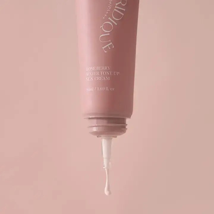 CELEMENT /IN YOUR GLOW – wholesale Solskyddsmedel – Vegan lätt tonad solkräm SPF50+ PA++++6