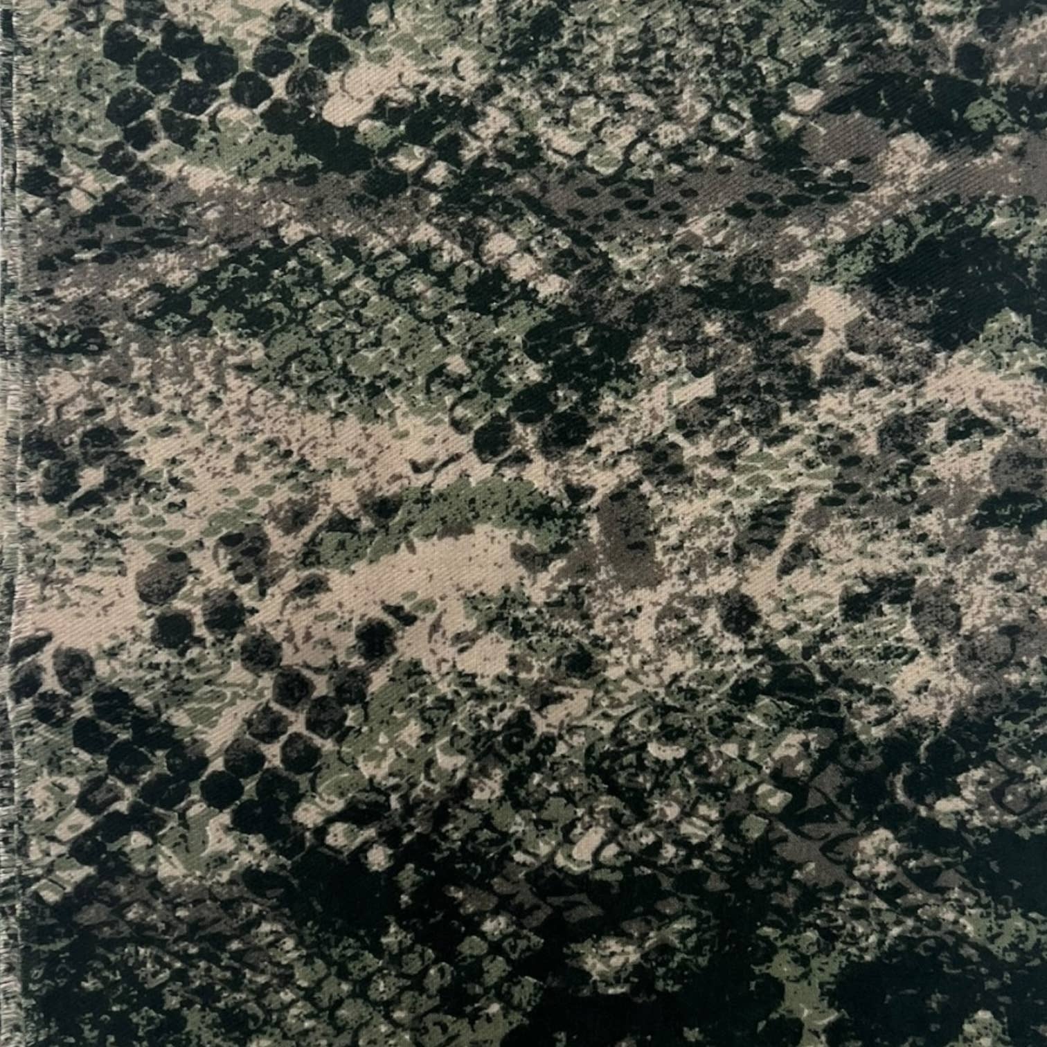 London Scarves – Großhandel Schal – Damen – Abstrakter Schlangenmuster-Schal Mittel Leichtgewicht1