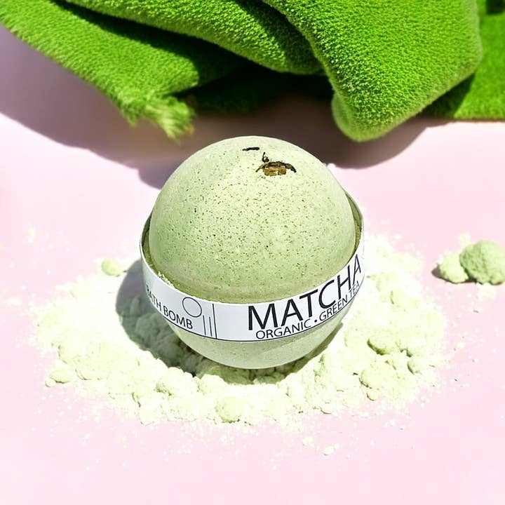 Organic Matcha Greentea Large Bath Bomb - 8oz for wholesale by Pure Drop
