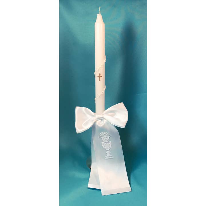 Bougie de première communion avec ruban blanc, calice et croix dorée pour la vente par Simply Charming