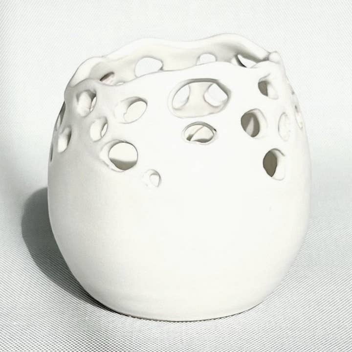 récipient en céramique fabriqué à la main | the peekholes pour la vente par Paradox Artisan Candles