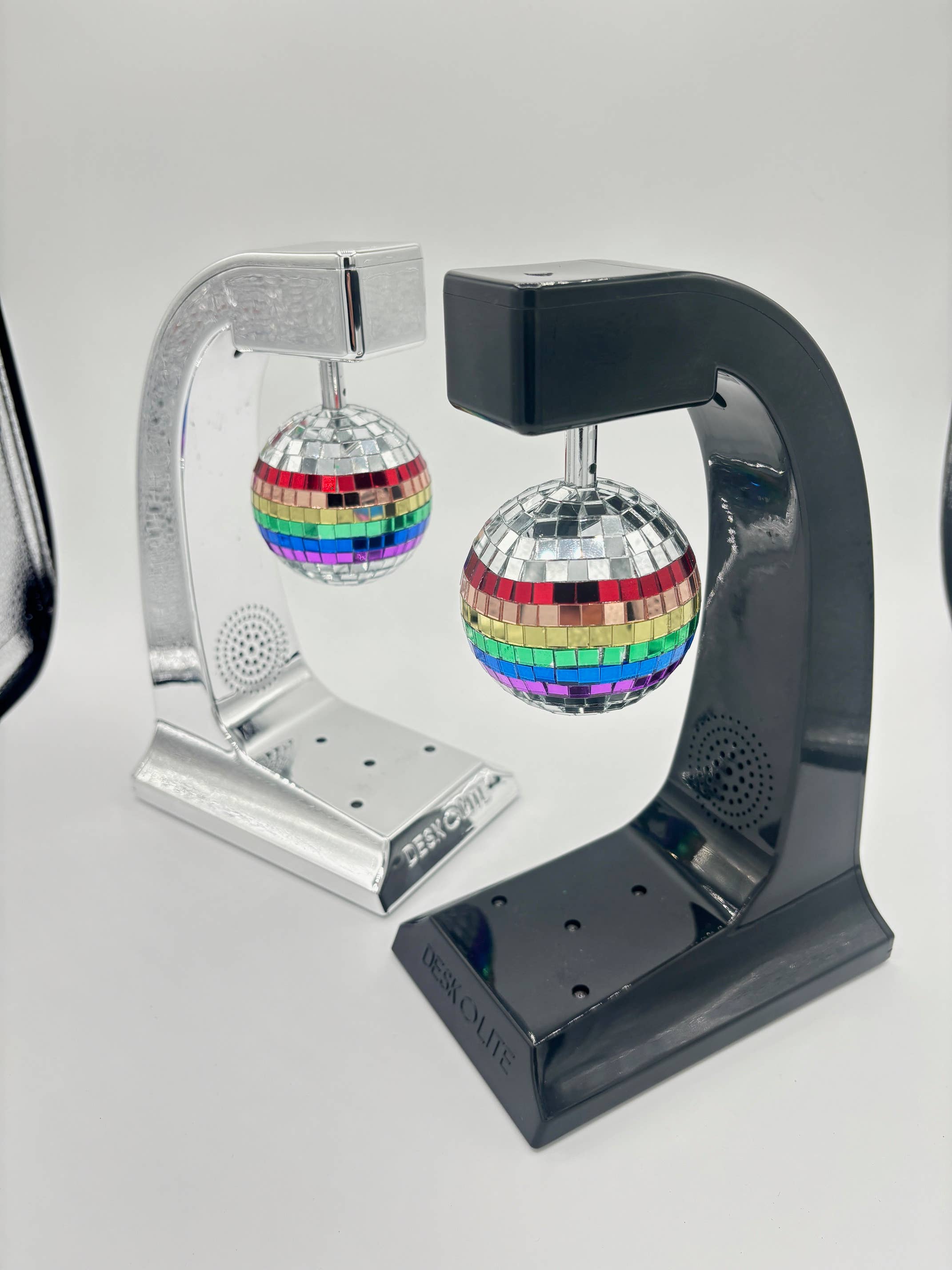 DESKOLITE - Venta al por mayor Luz estroboscópica/de discoteca - Altavoz inalámbrico de discoteca DESKOLITE™ con luces LED y bola de espejo de 6 cm7
