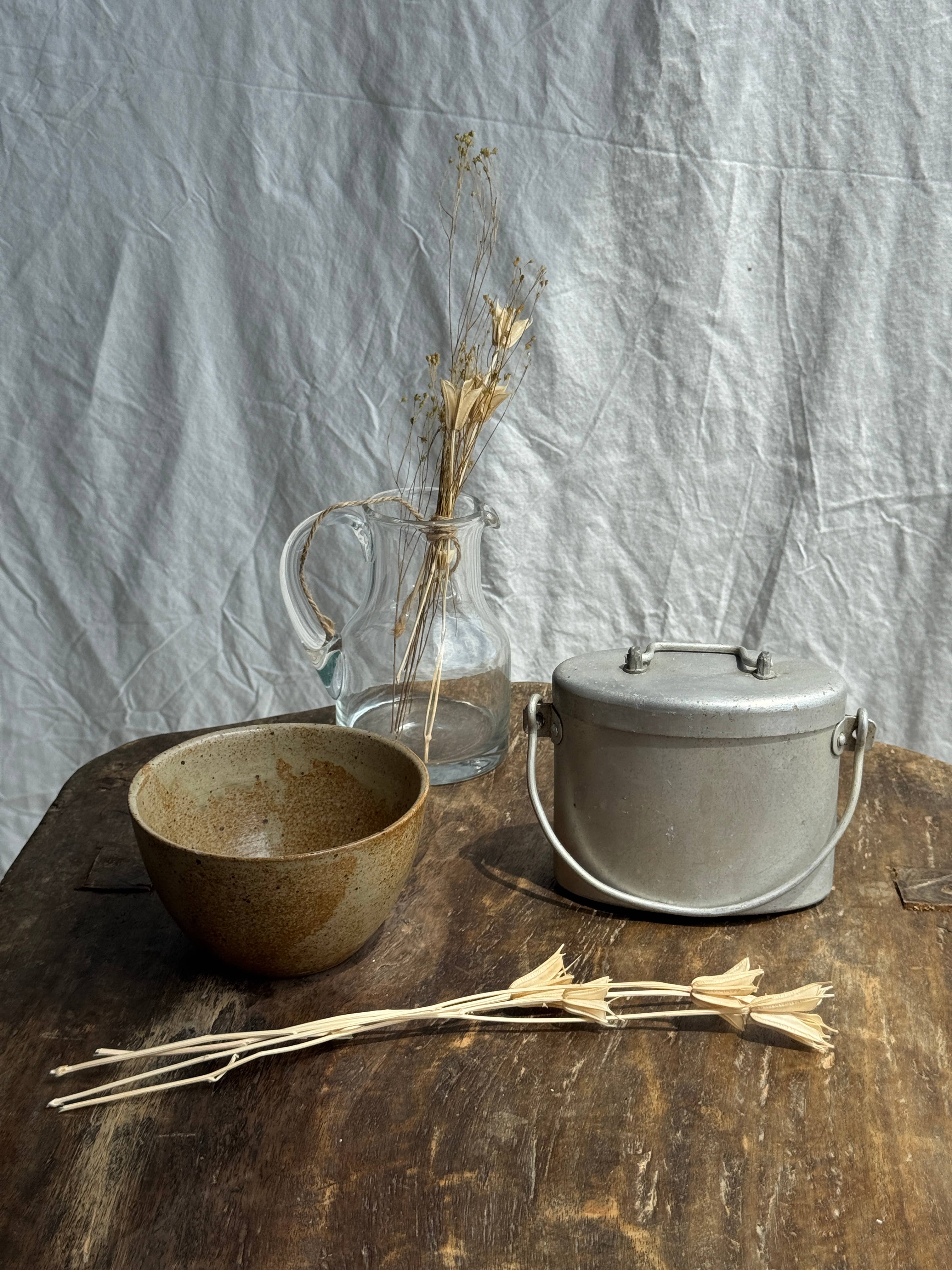 Office Objets – wholesale Prydnadslåda – Liten vintage oval matlåda med handtag och fack8