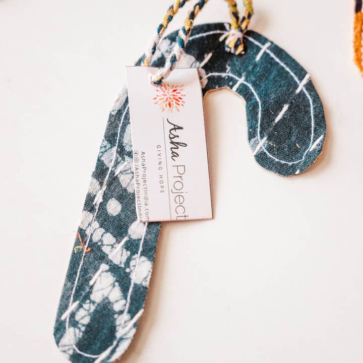 Asha Project - Wholesale Ornament - Kantha Christmas Ornaments | Candy Cane4
