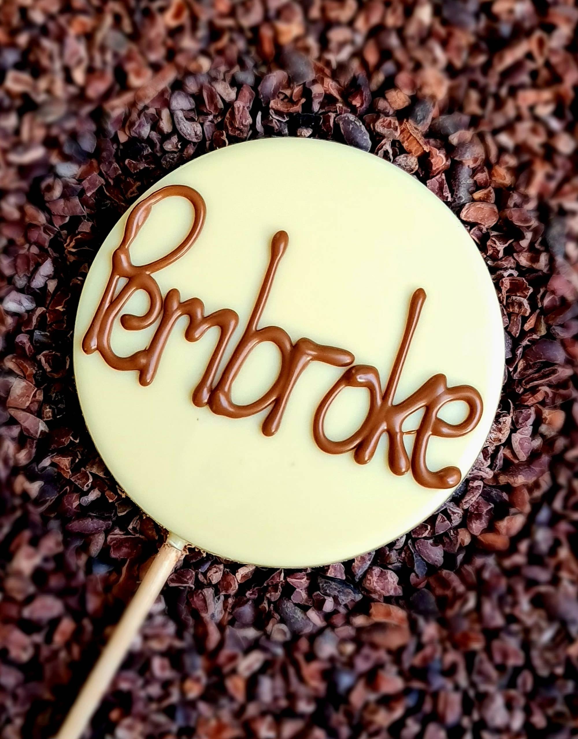 Cwtsh Chocolate - Wholesale Lollipop - Personalised chocolate lollipop6