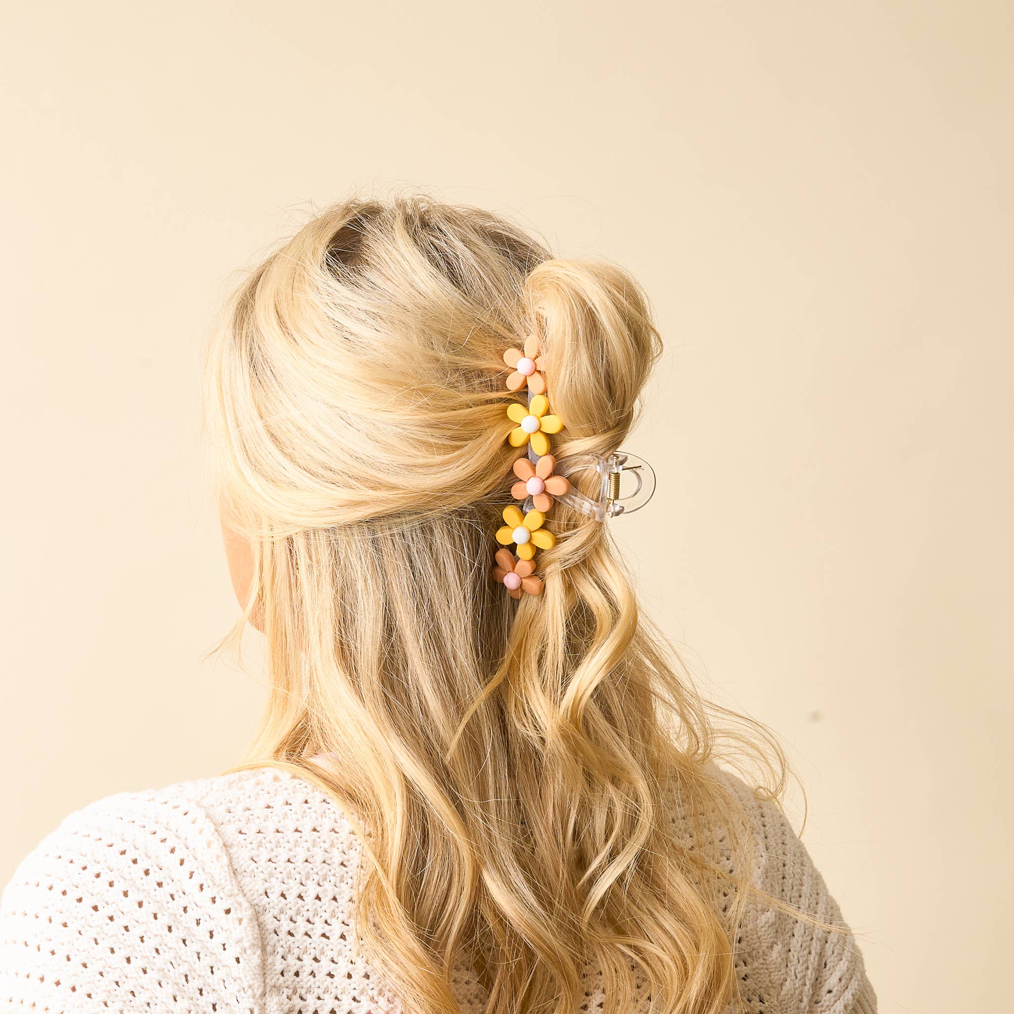 The Darling Effect - Wholesale Hair Clip - Women's - Daisy Claw Clip-Peachy2