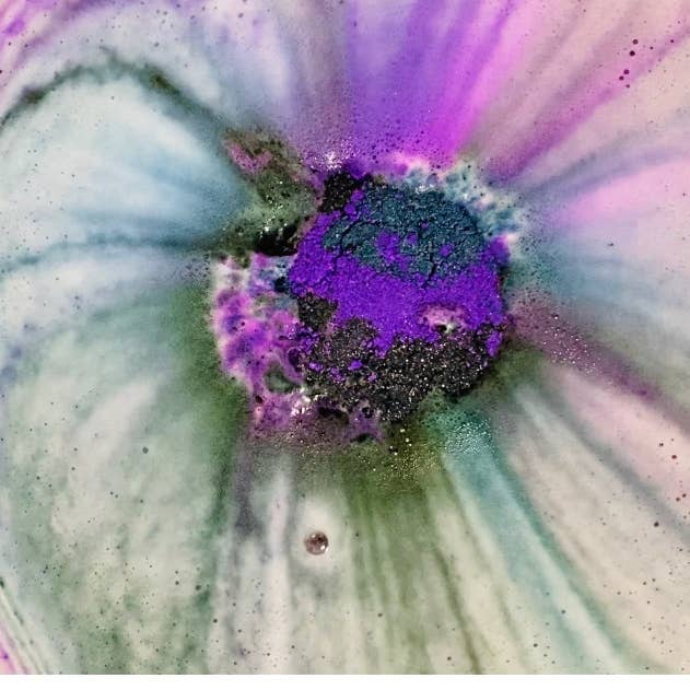 Heavenly Bubbles – wholesale Bath bomb/fizz – Handmade Galaxy Large XL Sphere Blackcurrant Bath Bomb6