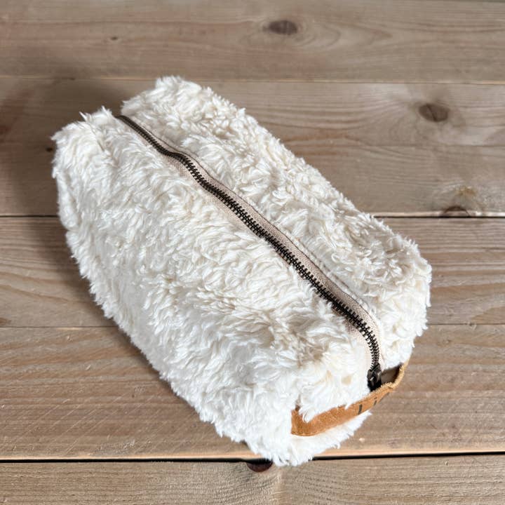 Liefe NL – wholesale Toiletry bag – Unisex – Teddy Pouch9