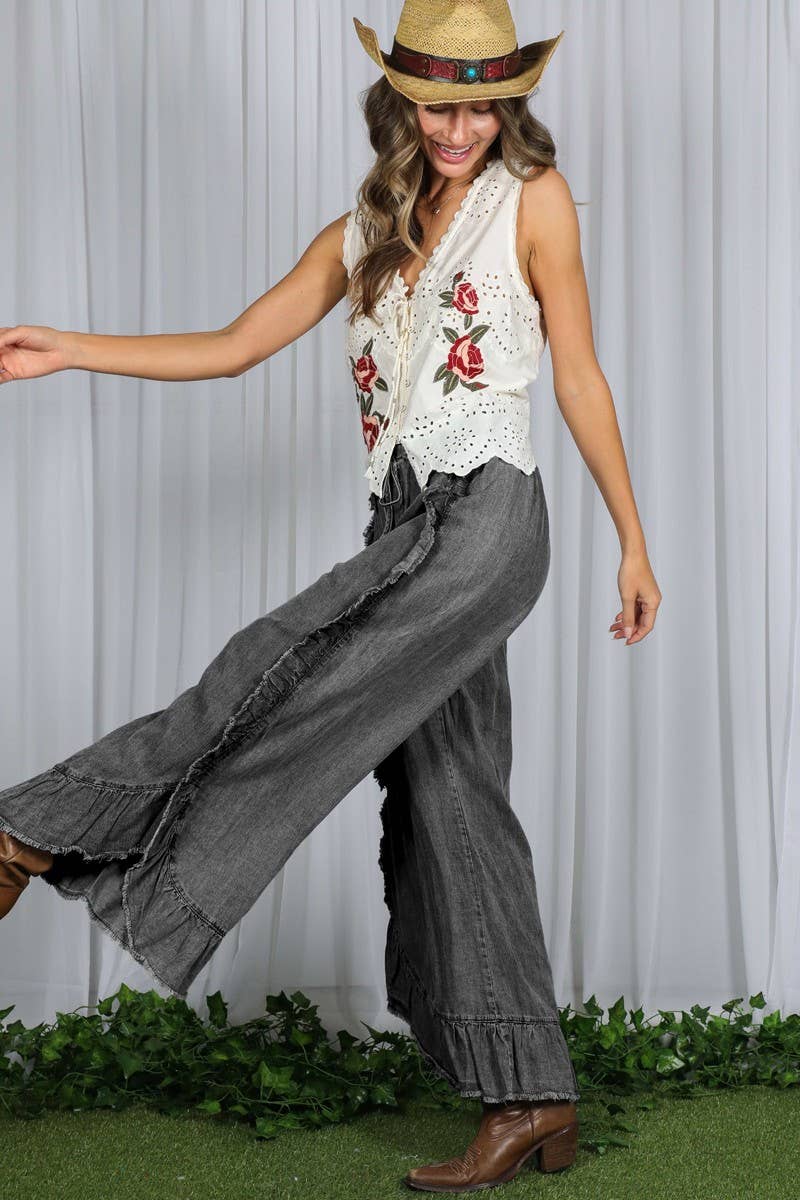 Vine & Love - Wholesale Jeans - Women's - Flared Ruffle Hem Washed Chambray Crop Denim Pants VP8304021