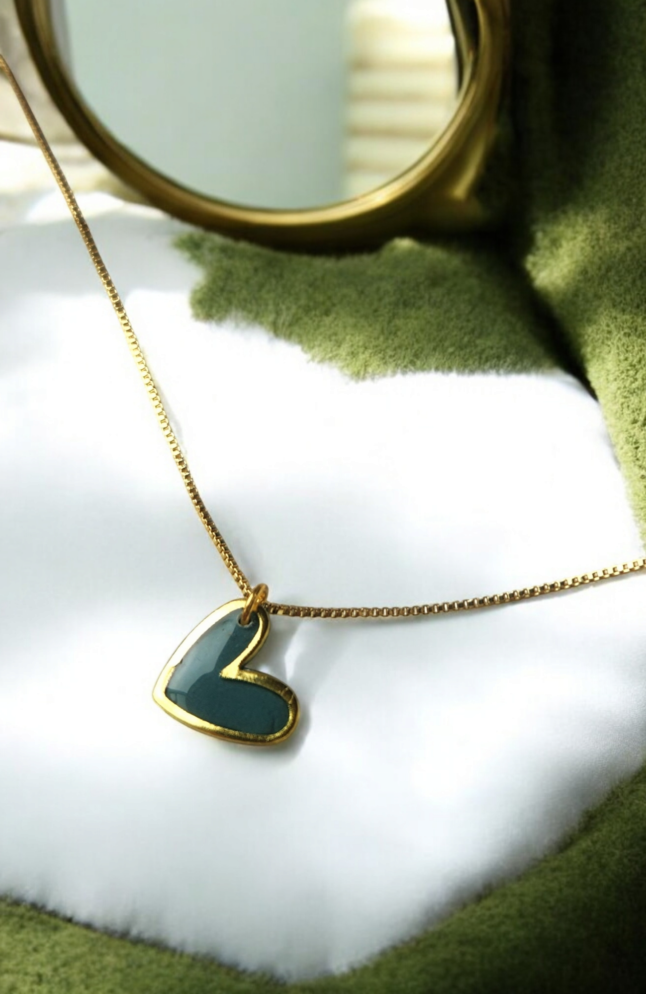 Twig & Rue boutique - Wholesale Pendant/Charm Necklace - Gold heart necklace12