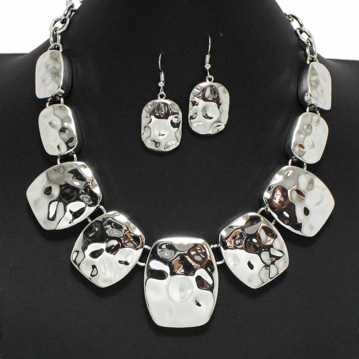 Geometric Hammered Metal Necklace for wholesale by SOPHIA WHOLESALE