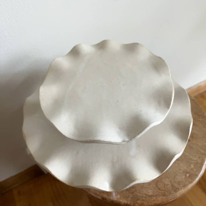 Salto - Wholesale Cake Stand - Ruffle Edge Pedestal
