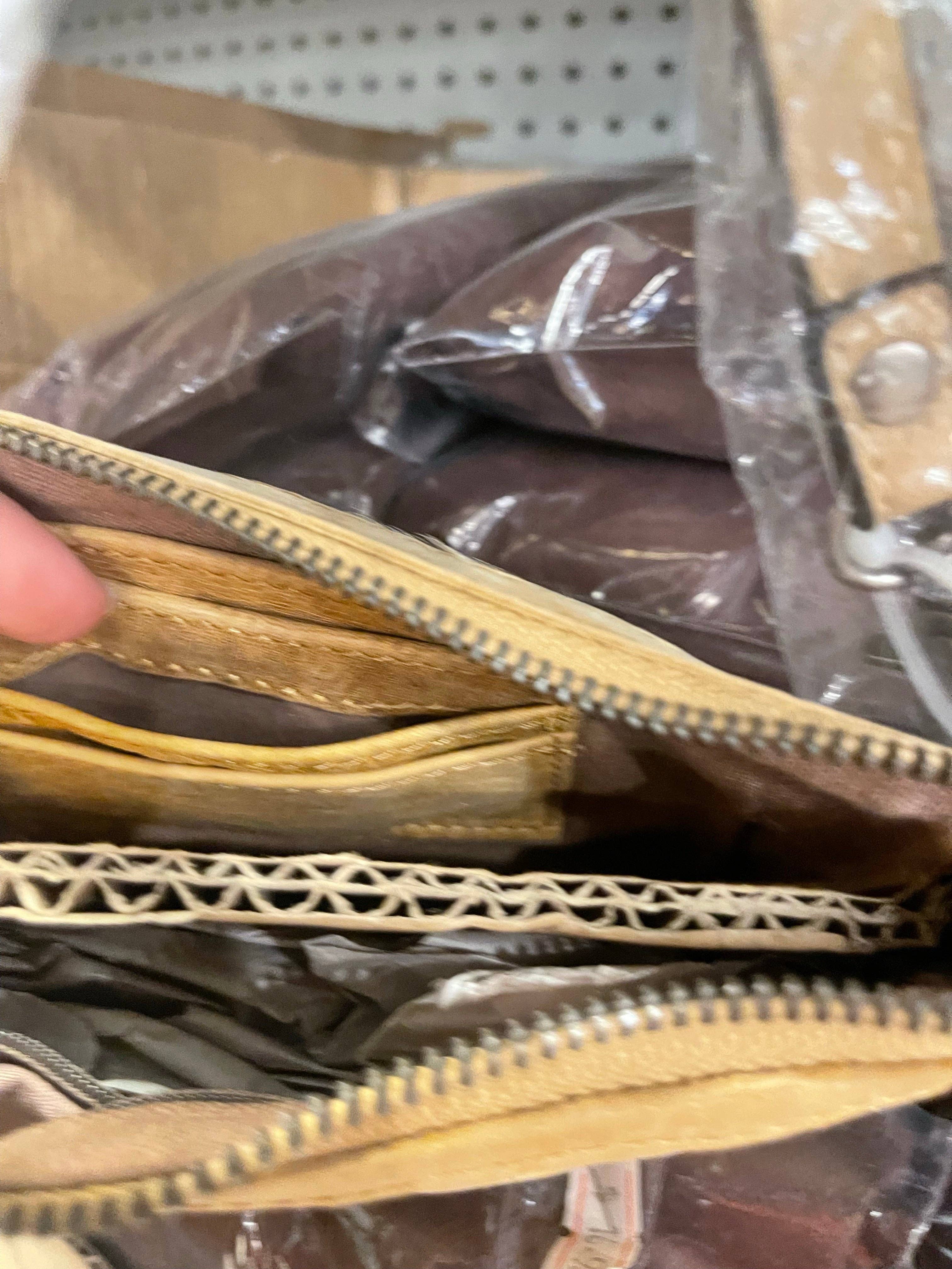 Broads Market - Wholesale Crossbody Bag - Women's - Cowhide Turqouise Heart Stone Crossbody4