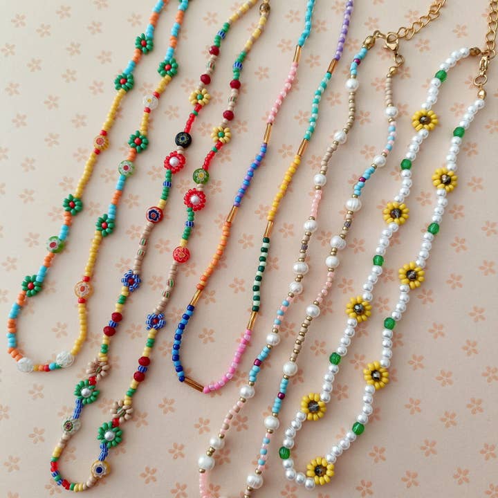 Collares de cuentas florales hechos a mano con flor de Murano y perlas for wholesale by Kolorya