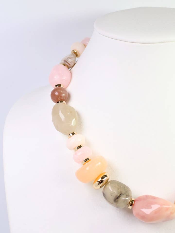 Collier en pierre naturelle de Bay Saint Lewis pour la vente par Caroline Hill