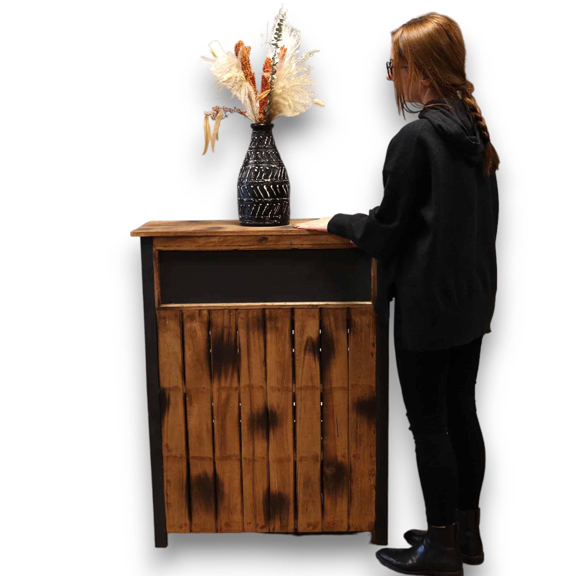 AWGifts Europe - Wholesale Retailer Display Stand/Case - Pay Point Stand-up Table with Blackboard5