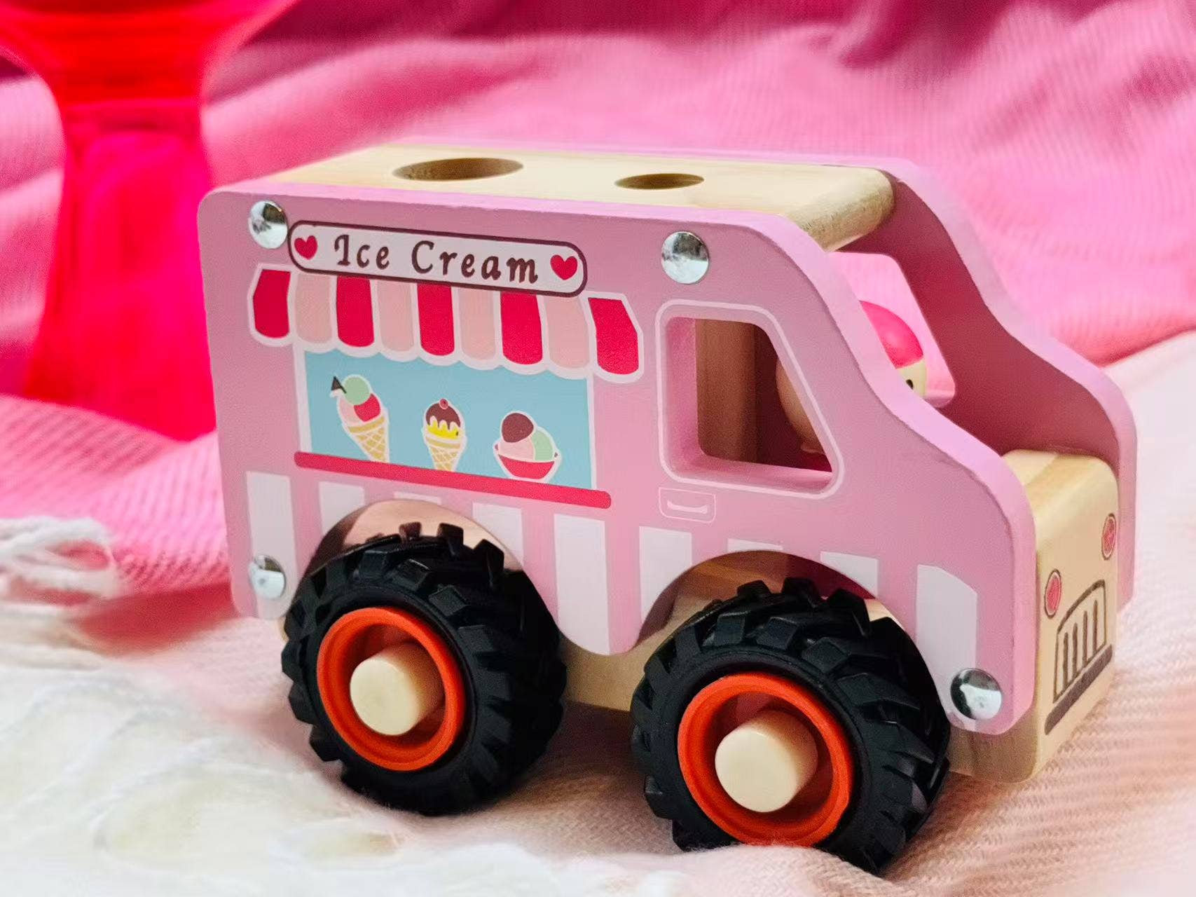 ToysLink – wholesale Toy car/truck – Child – Wooden Ice Cream Van1