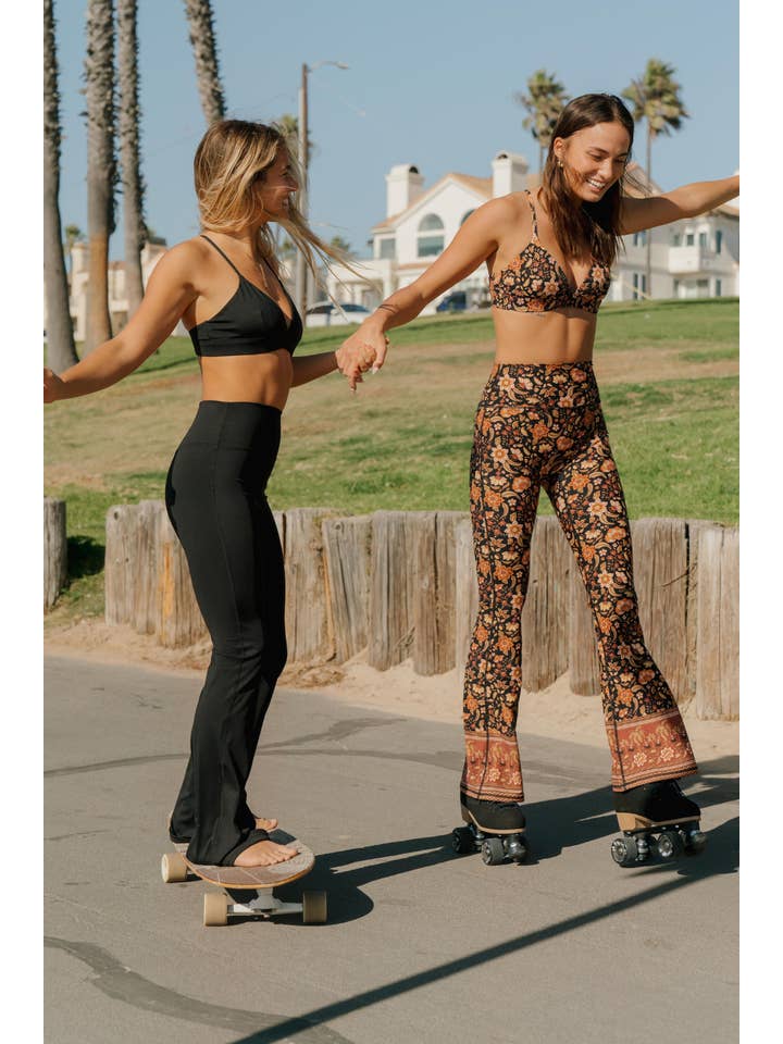 Onyx Sama Crop for wholesale on Faire7