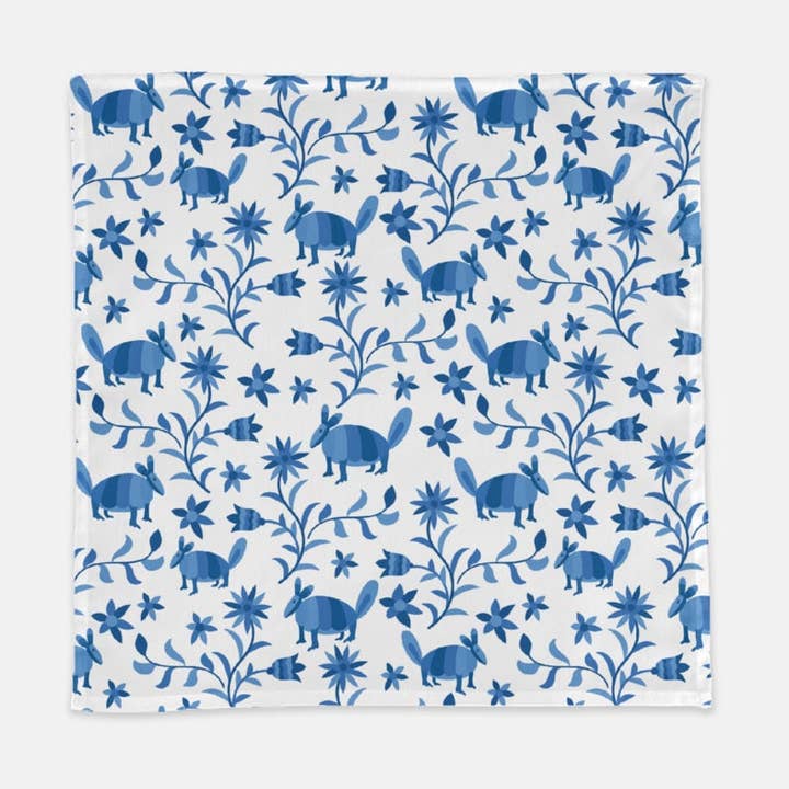 Serviette d'hôtesse Otomi bleue, serviette de main Otomi, serviette de main Otomi avec tatou pour la vente par Fox & Flock