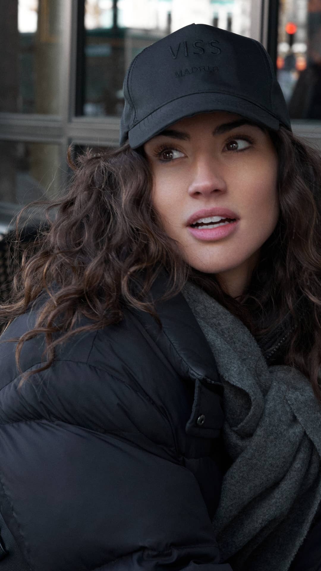 VISS Madrid - Wholesale Baseball Cap - Women's - BLACK CAP WITH EMBROIDERED LOGO