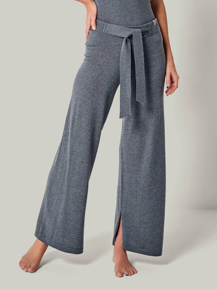 PANTS BAILEY - Brede comfortabele damesbroek van merino extrafijn voor wholesale door YOU LOOK PERFECT Loungewear