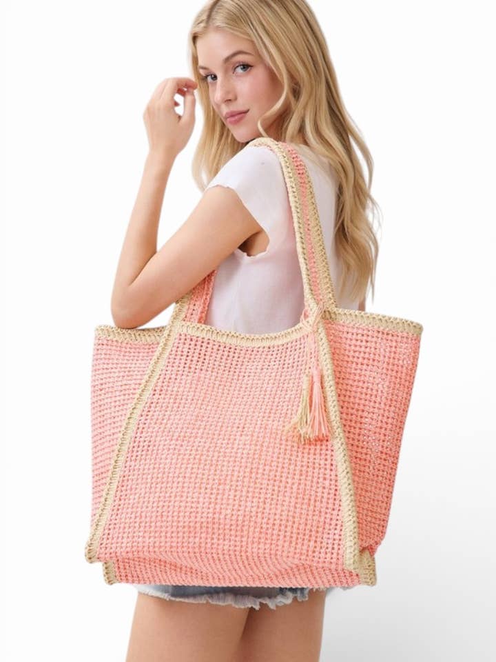 Bolso tote de paja tejida bicolor con borla para venta al por mayor de Artini Accessories