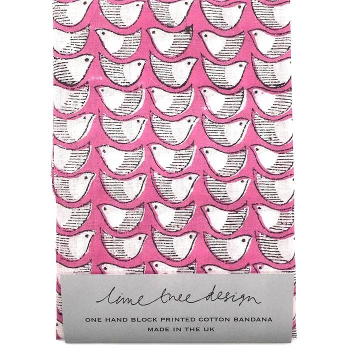 Bandana simple en coton : oiseaux roses - Unité de 4 pour la vente par Lime Tree Design