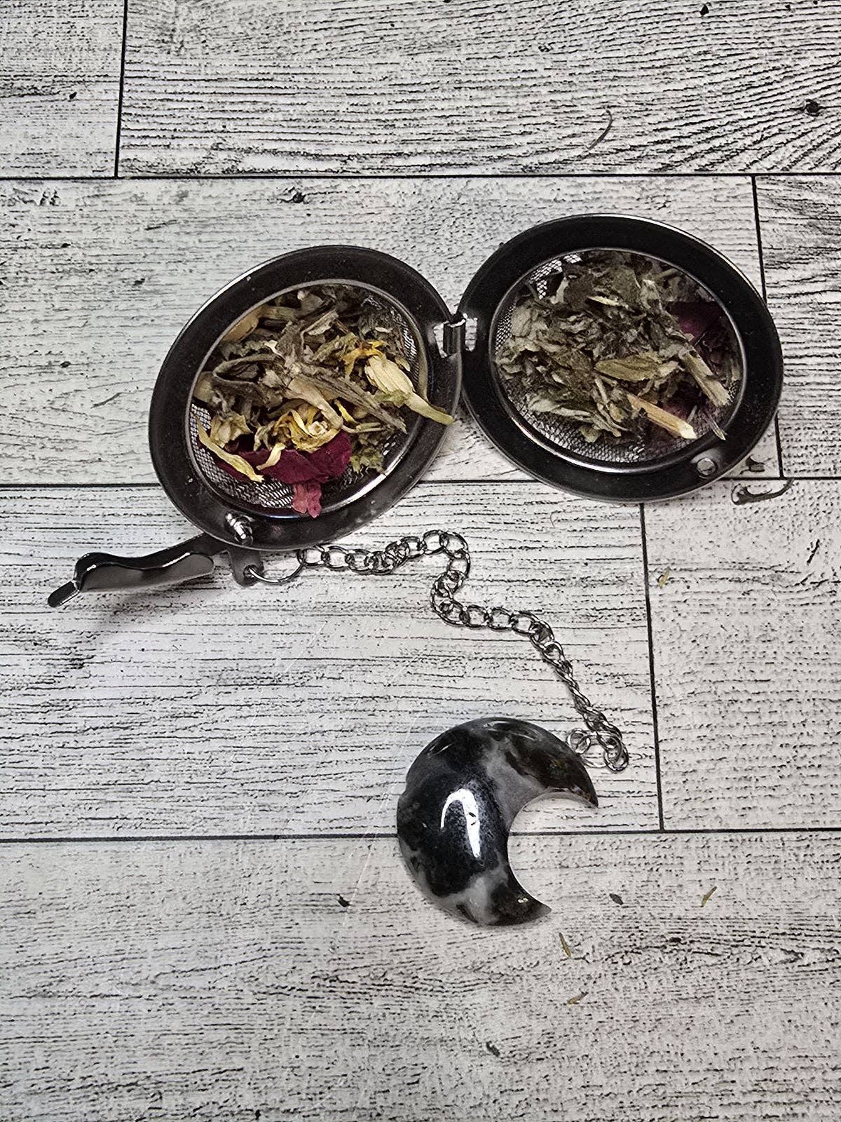 Eclectic Wallflower Boutique - Venta al por mayor Colador/infusor - Infusor de hojas de té sueltas en forma de luna de aventurina verde6