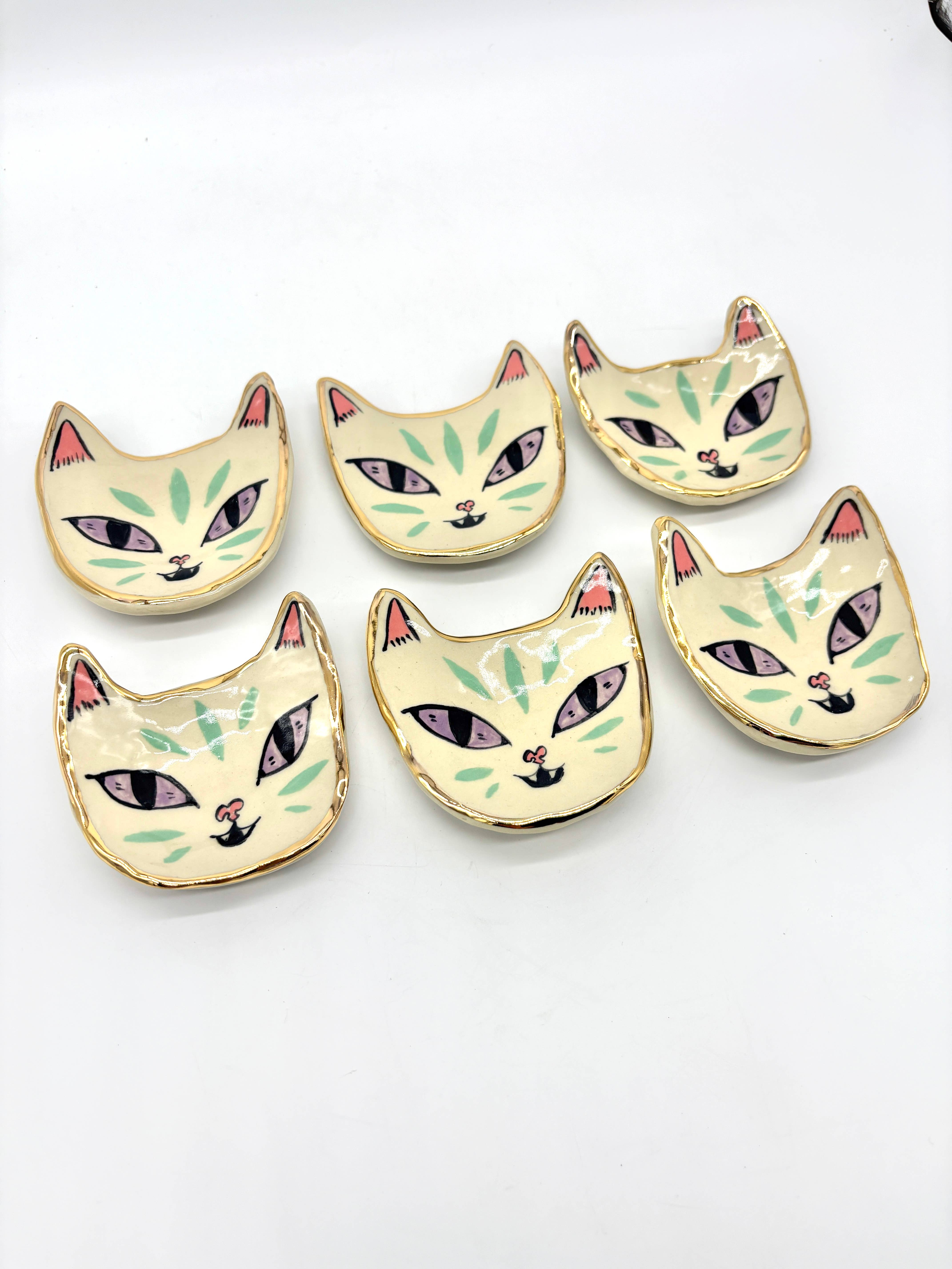 Erika Rier - Wholesale Jewelry Dish - Little Green Tiger Ring Dish with 22k Gold Luster1