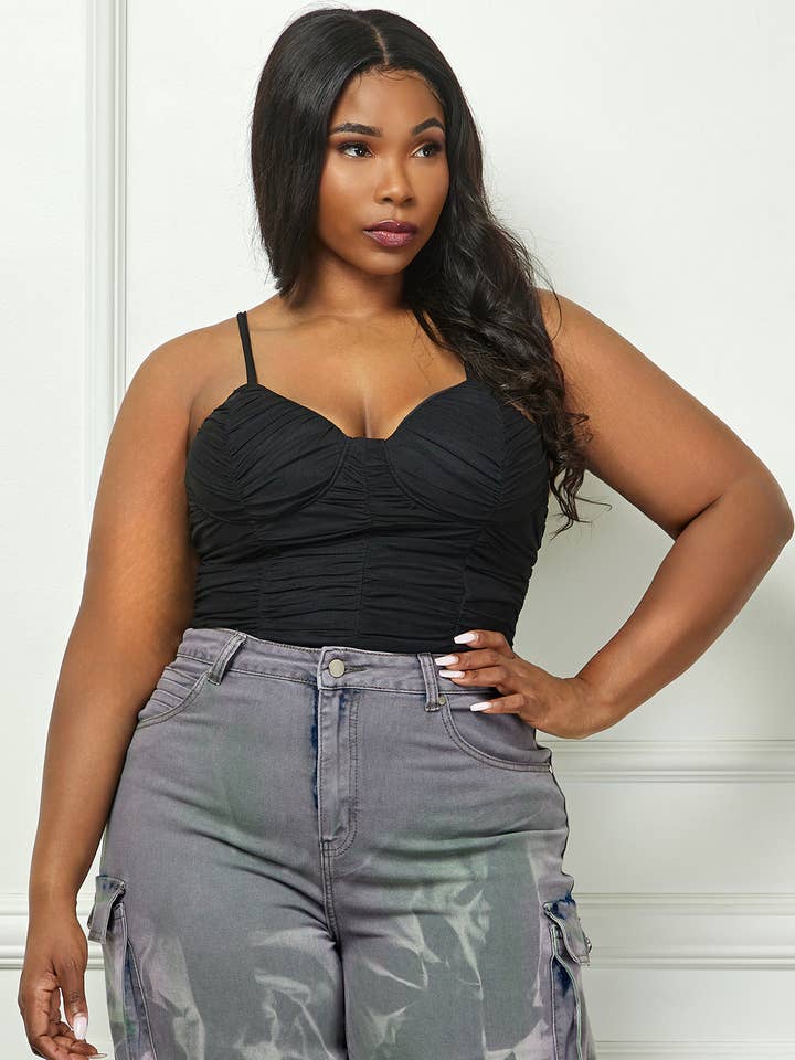 Bretelle spaghetti froncée à double doublure en maille à armatures Plus pour la vente par Namatt Design